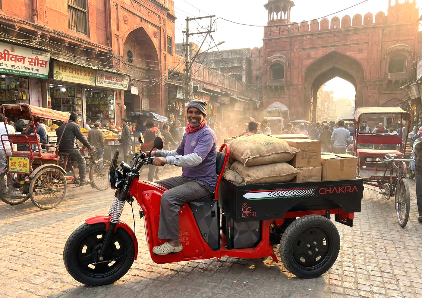 Loadmaster in Old Delhi
